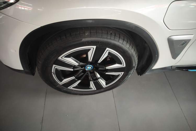 Used BMW iX3 2021 Updated Leading Edition
