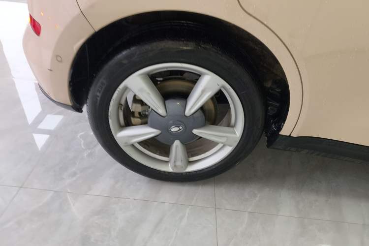 Used ORA Good Cat 2022 Morandi Edition 400km Standard Range Premium Version Lithium-Ion Battery
