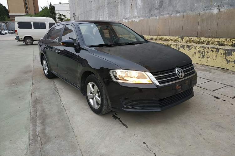 Used Volkswagen Lavida 2013 Revised Classic 1.6L Manual Fashion Edition
