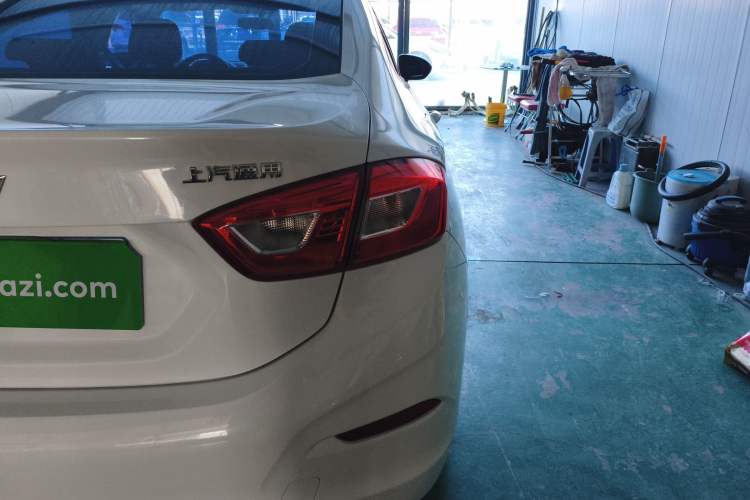 Used Chevrolet Cruze 2017 1.5L Automatic Pioneer Sunroof Edition
