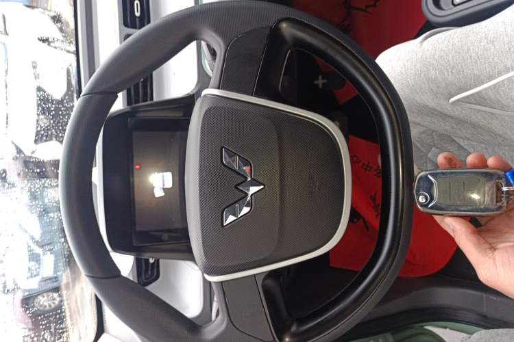 Used Wuling Hongguang MINIEV 2021 Macaron Premium Model – Lithium-NMC