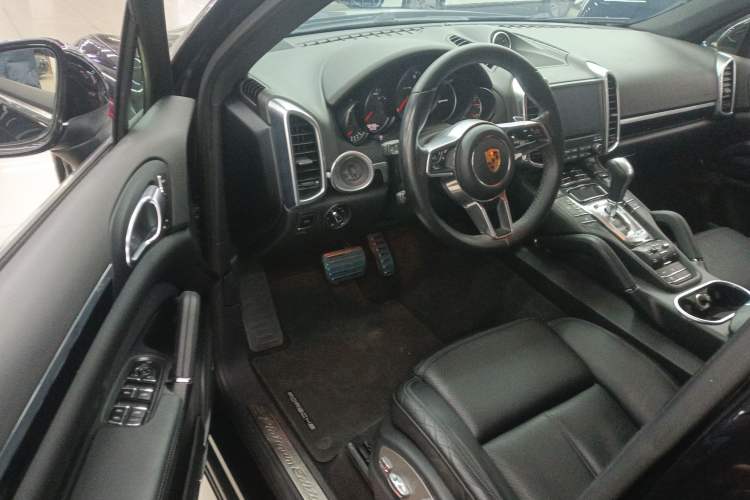 Used Porsche Cayenne 2016 Cayenne Platinum Edition 3.0T
