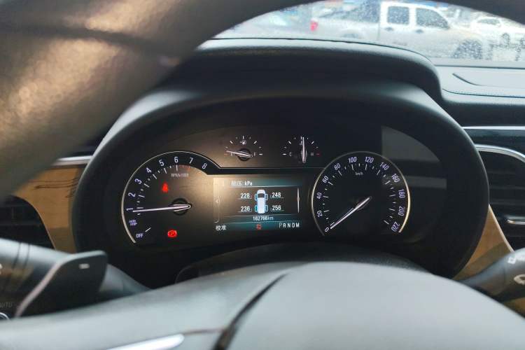 Used Buick GL8 2017 ES 28T Comfort Model China V Standard
