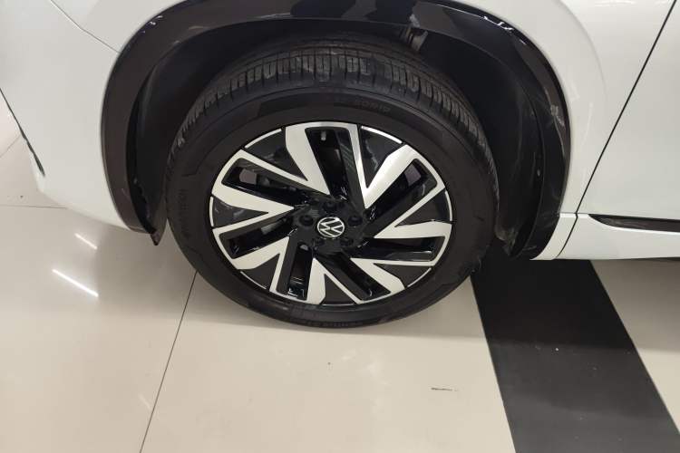 Used Volkswagen Tayron 2024 330TSI Two-Wheel Drive R-Line High-Energy Version
