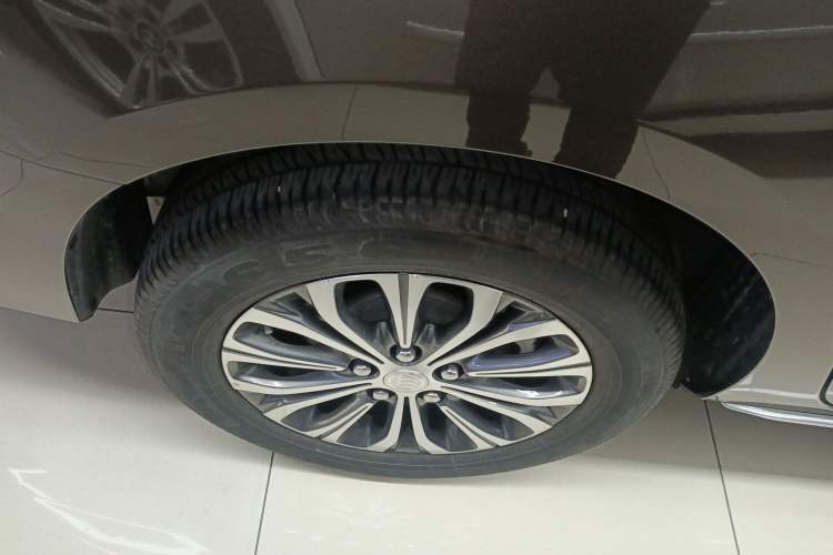 Used Buick GL8 2023 Land Executive Class Smart Enjoyment Model
