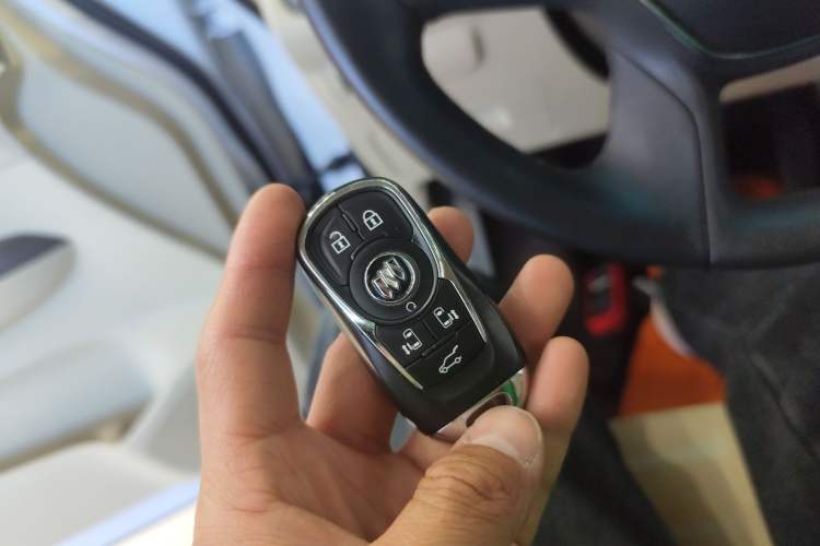 Used Buick GL8 2022 ES Land Cruiser 653T Luxury Model
