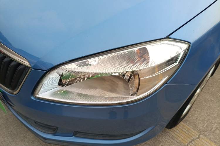 Used Skoda Fabia 2014 1.4L Automatic Crystal Edition