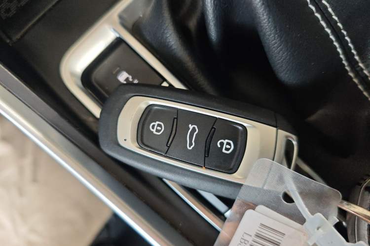 Used Geely Auto Vision X3 2020 1.5L CVT Luxury Model
