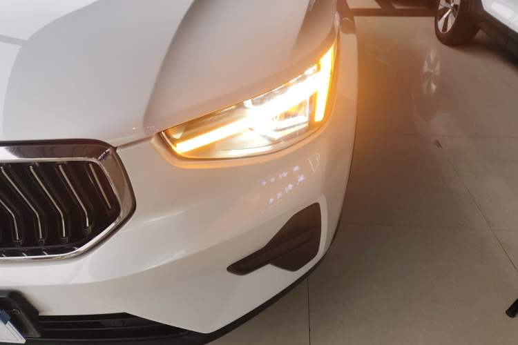 Used Volvo XC40 2023 B3 Zhiyuan Luxury Edition