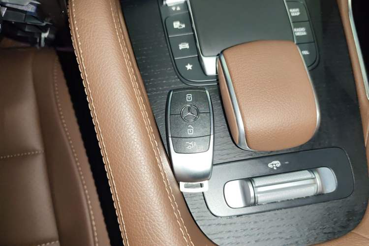 Used Mercedes-Benz GLE 2024 GLE 450 4MATIC Luxury Model
