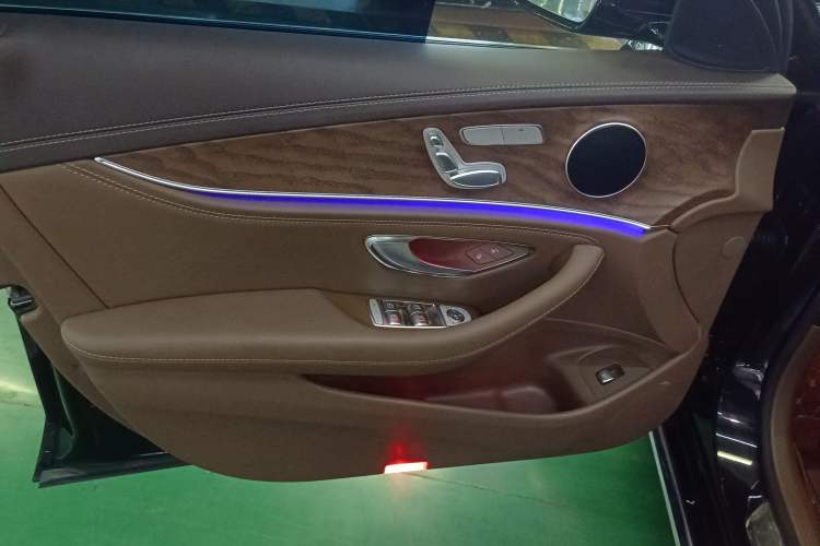 Used Mercedes-Benz E-Class 2023 E 260 L
