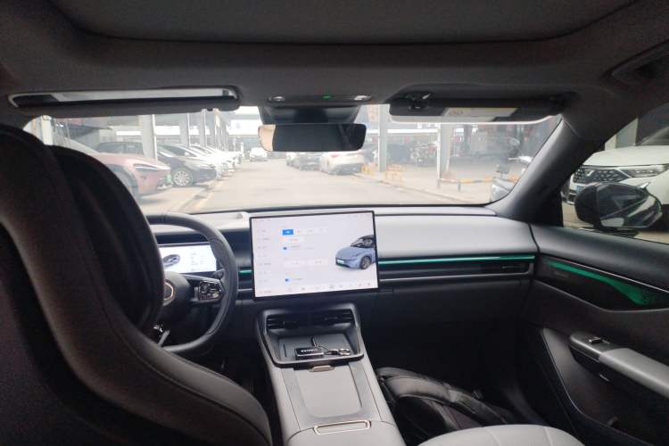 Used Lynk & Co 07 2024 EM-P 126 Long-Range Halo
