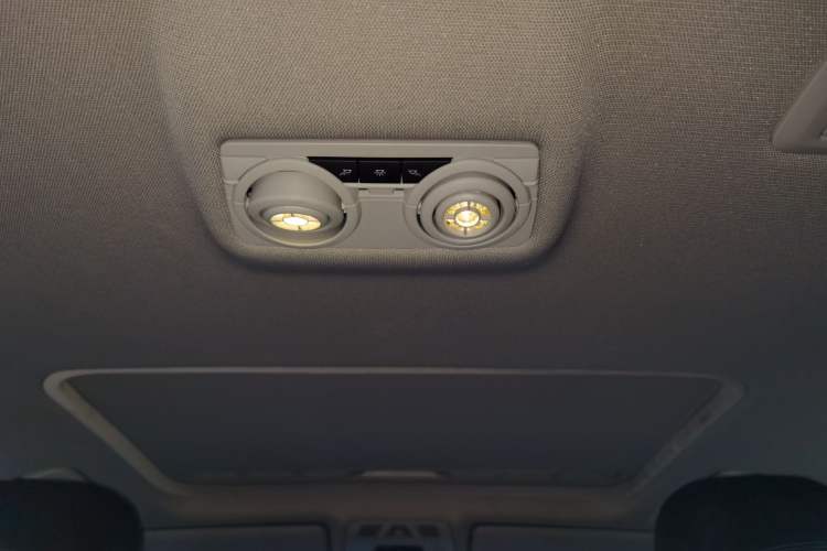 Used BMW 3 Series 2015 320Li Luxury Edition Fashion Model
