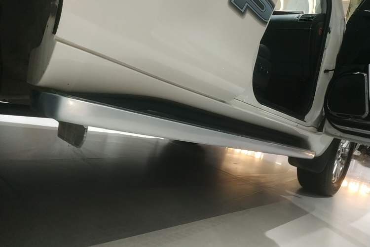 Used Toyota Prado 2018 3.5L Automatic VX NAVI with Rear-Mounted Spare Tire
