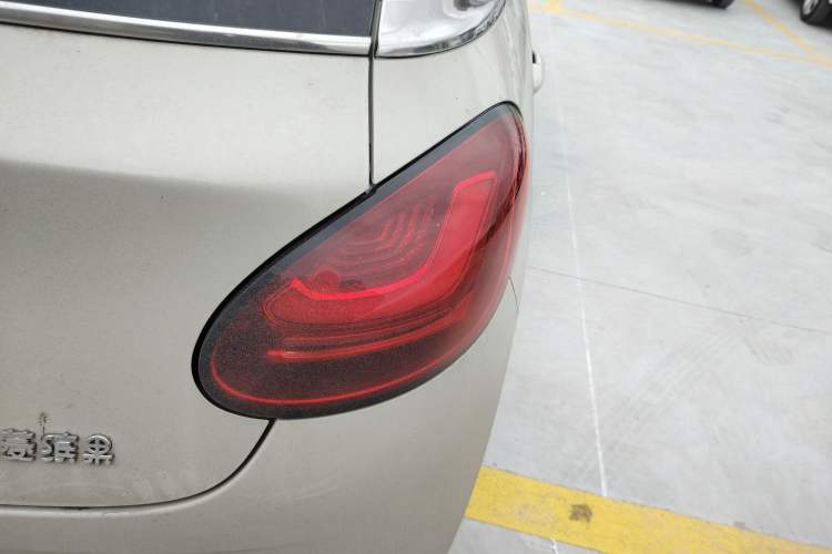 Used Wuling Bingo 2023 410 km Lingxi Deluxe Edition
