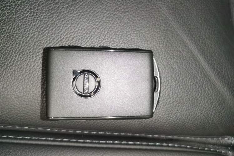 Used Volvo XC40 2024 B4 4x4 Smart Luxury Edition