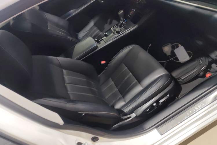 Used Lexus ES 2015 300h Comfort Edition