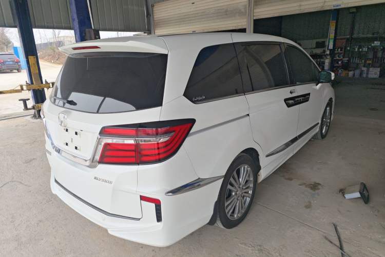 Used Honda Elysion 2016 2.4L Classic Edition
