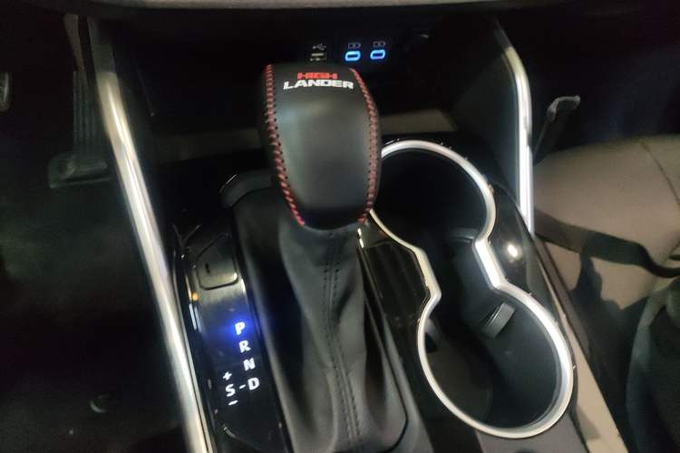 Used Toyota Highlander 2022 Dual-Engine 2.5L Four-Wheel Drive Prestige Version 7 Seats
