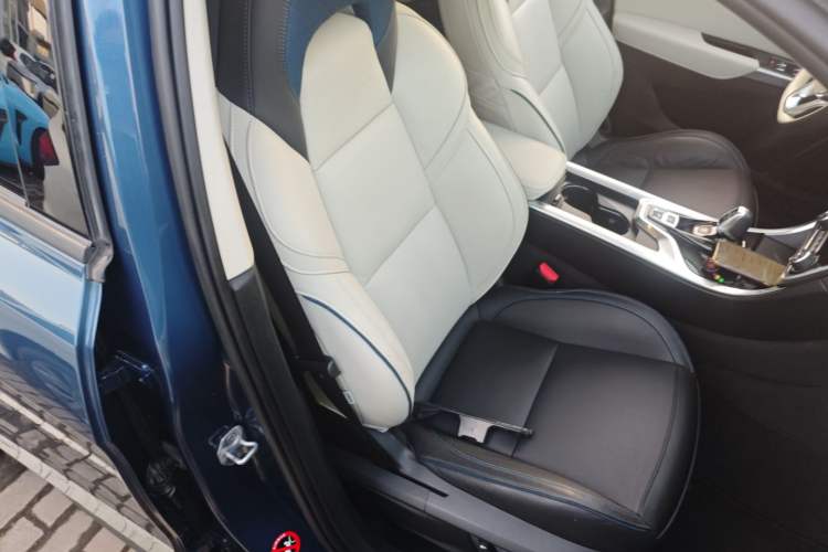 Used Lynk & Co 01 2017 2.0T Two-Wheel Drive Zhaopu Version
