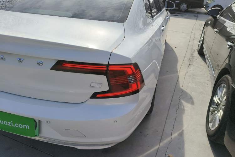 Used Volvo S90 New Energy 2022 T8 eDrive Hybrid Luxury Edition
