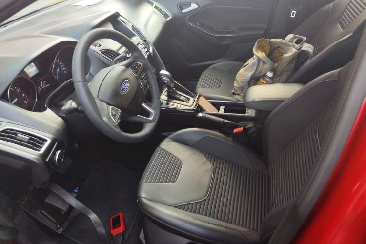 Used Ford Focus 2017 Hatchback 1.6L Automatic Fashion Edition Smart Drive Version