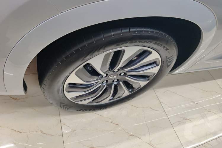 Used Hima AITO M7 2024 1.5T Rear-Drive Plus Version 5 Seats
