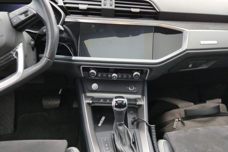 Used Audi Q3 2020 35 TFSI Fashion Dynamic Model
