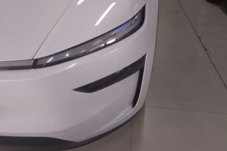 Used Tesla Model Y 2025 Rear-Wheel-Drive Version
