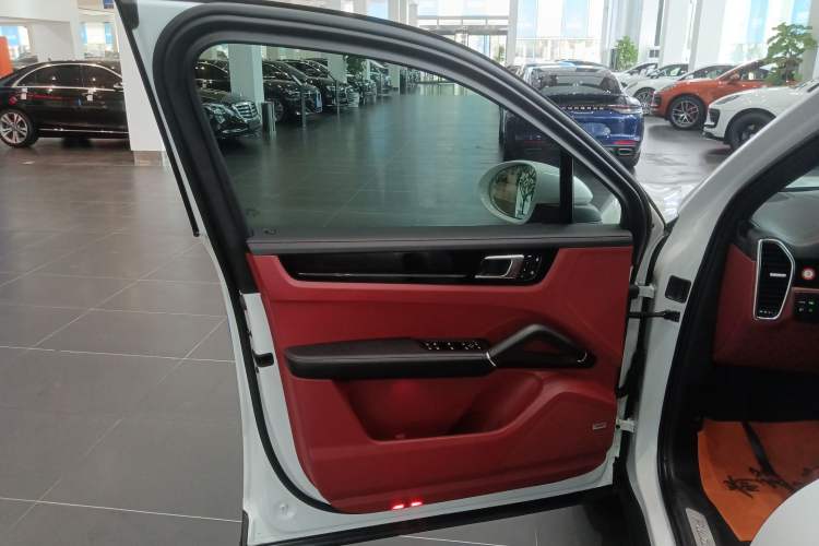 Used Porsche Cayenne 2023 Cayenne E-Hybrid 2.0T Platinum Edition
