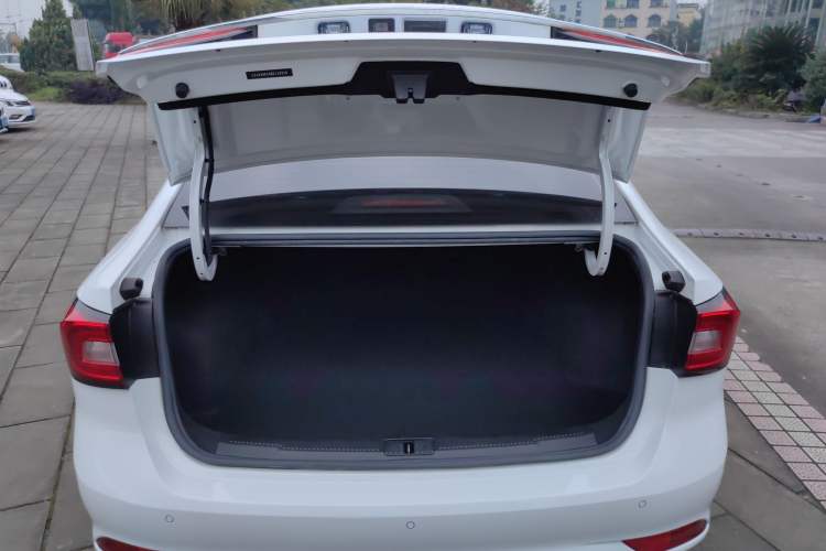 Used Roewe i5 2020 1.5L Automatic 4G Connected Linghao Edition