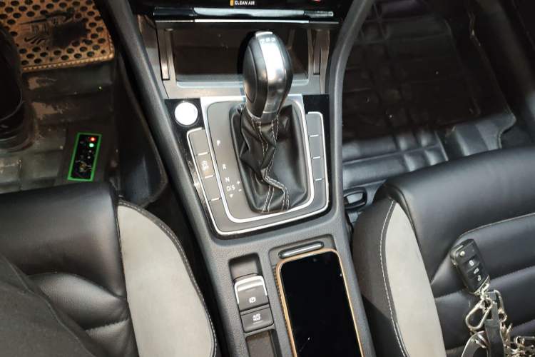 Used Volkswagen Golf 2017 280TSI Automatic R-Line Million-Vehicle Commemorative Edition
