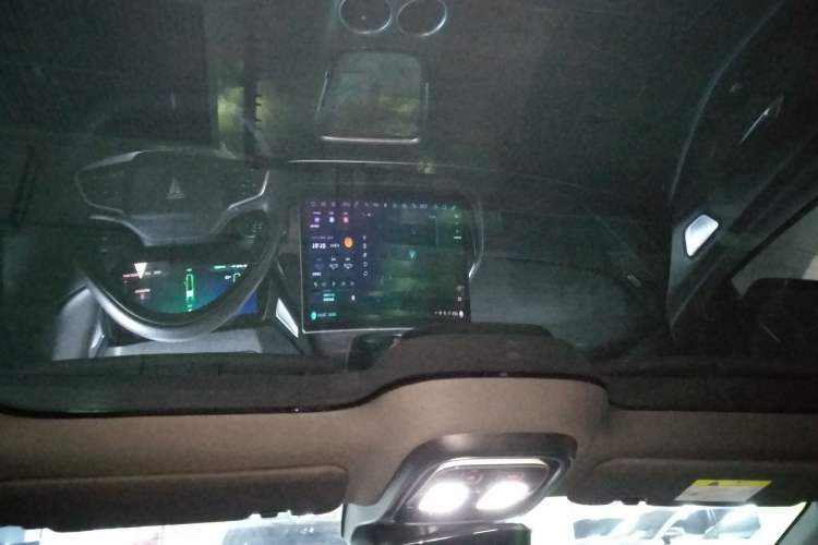 Used  SL03 2023 200Max Range-Extended Version