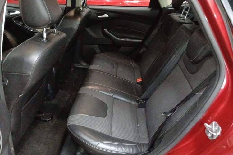 Used Ford Focus 2012 Hatchback 1.6L Automatic Fashion Edition
