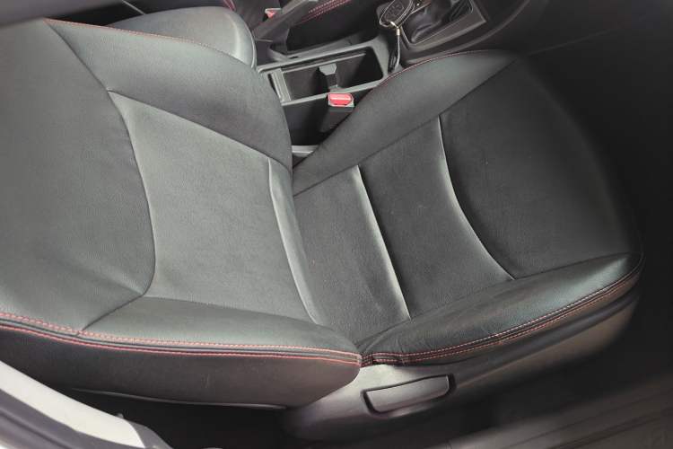 Used Hyundai Elantra 2016 1.6L Automatic Smart Version
