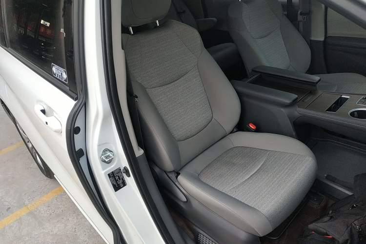 Used Toyota Sienna 2023 2.5L Hybrid Comfort Edition