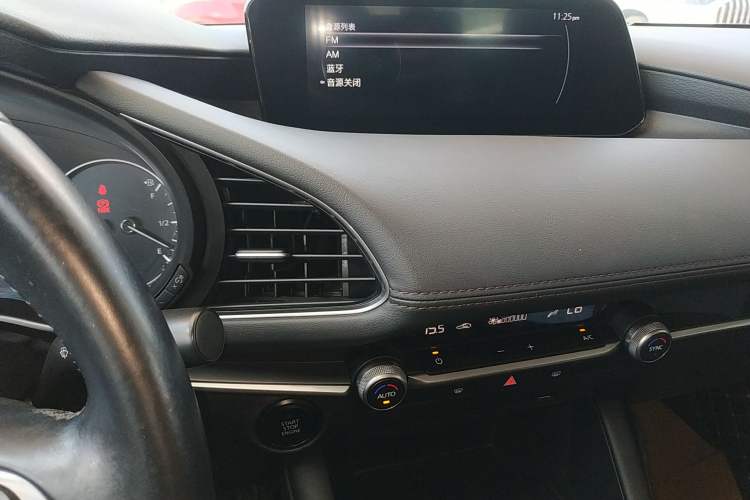 Used Mazda Mazda 3 Axela 2020 1.5L Automatic Luxury Version
