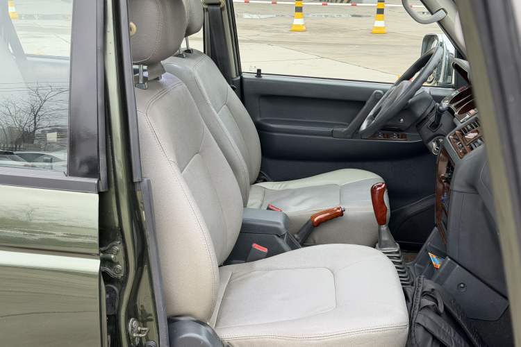 Used Leopaard Heijingang 2013 2.2L Manual Two-Wheel Drive Standard Version
