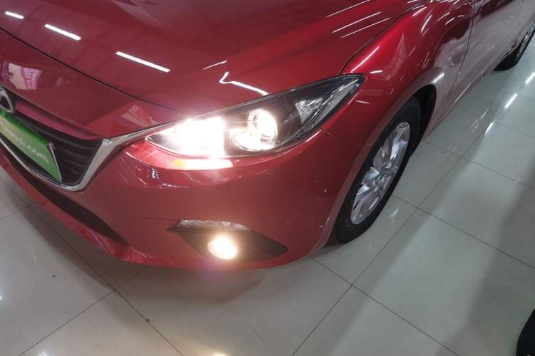 Used Mazda Mazda 3 Axela 2016 Sedan 1.5L Automatic Comfort Model
