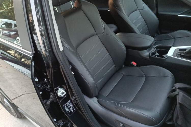 Used Toyota Wildlander 2023 2.0L CVT Four-Wheel Drive Luxury PLUS Edition
