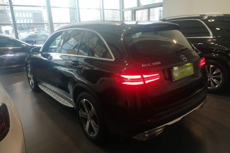 Used Mercedes-Benz GLC 2016 GLC 300 4MATIC Dynamic Model