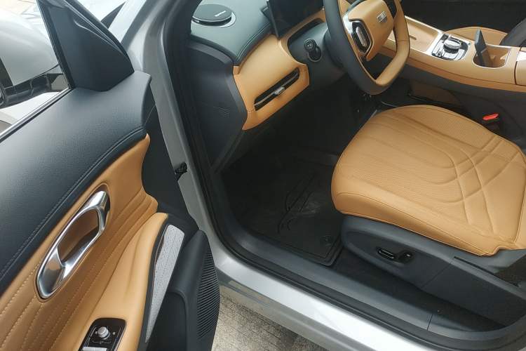 Used Geely Galaxy Galaxy Xingjian 7 EM-i 2025 120km Launch+ Version
