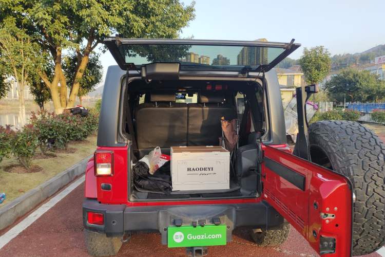 Used  Wrangler 2014 3.0L Sahara Four-Door Edition