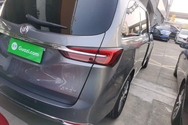 Used Buick GL8 2021 Land Cruiser Executive Class 652T Luxury Model
