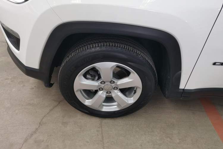 Used  Compass 2017 200T Automatic Enjoyment Version
