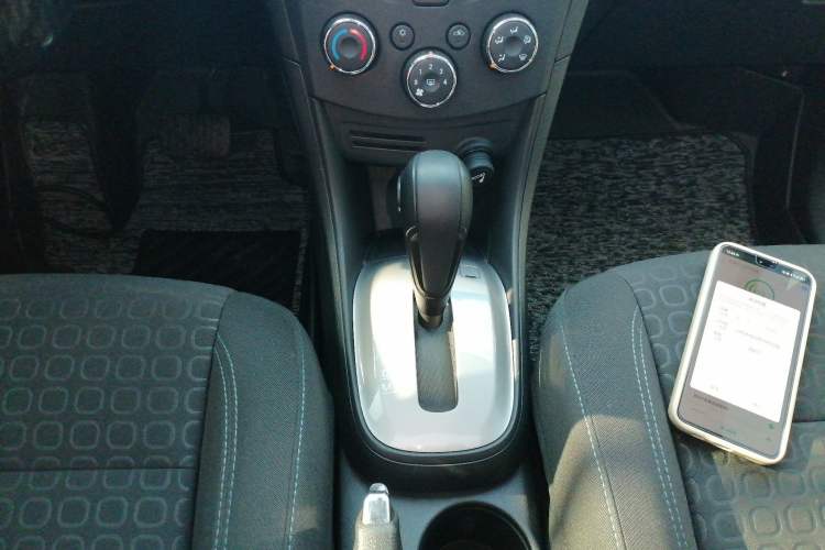 Used Chevrolet Trax 2016 1.4T Automatic Two-Wheel Drive Comfort Version with Sunroof
