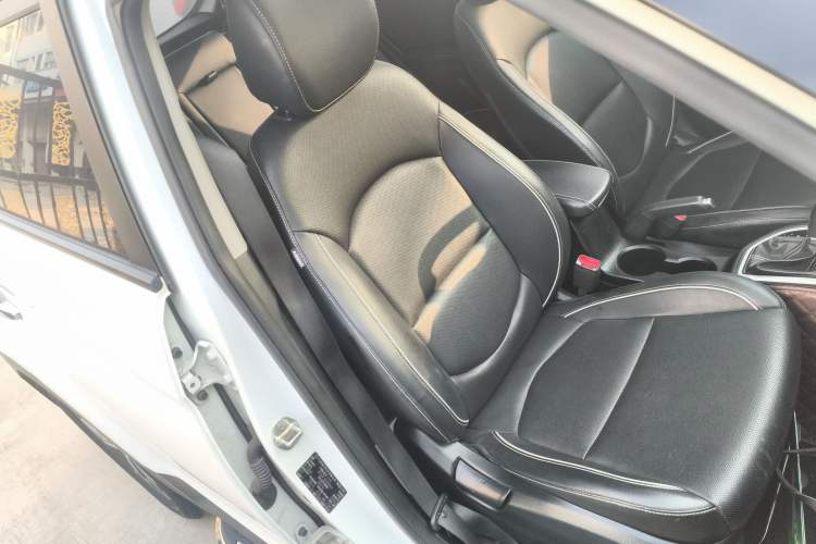 Used Hyundai ix25 2017 1.6L Automatic Smart Version
