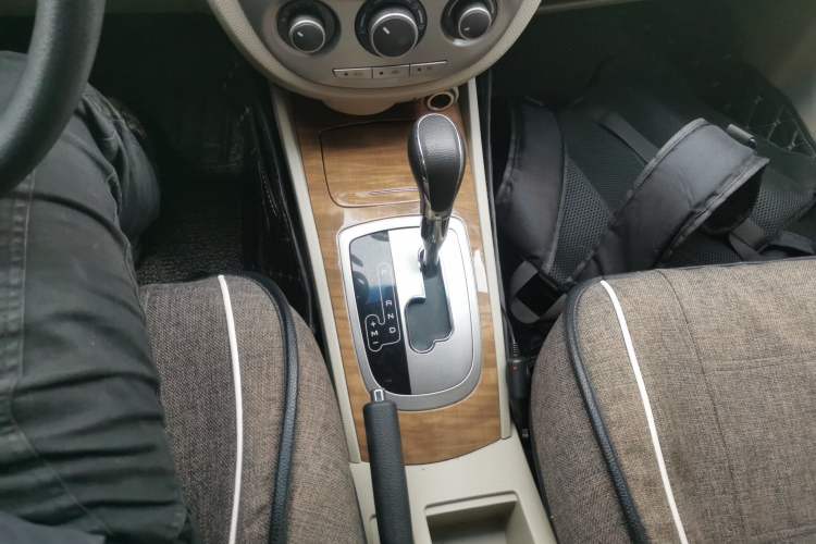 Used Buick Excelle 2015 1.5L Automatic Classic Model
