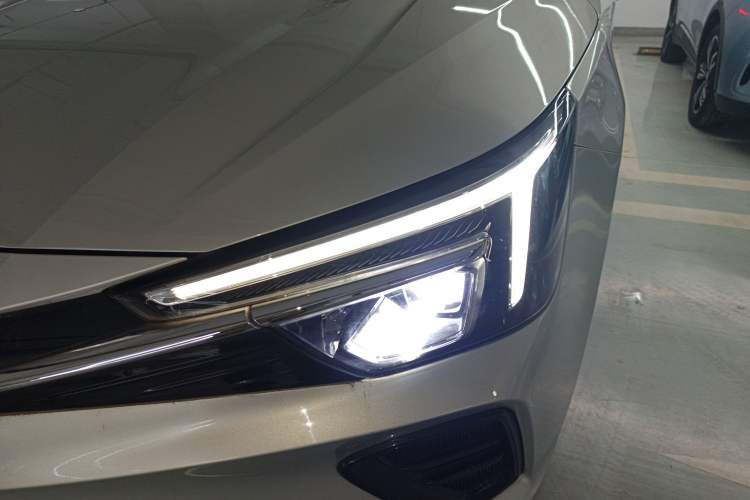 Used  ER6 2020 620 km Smart Edition
