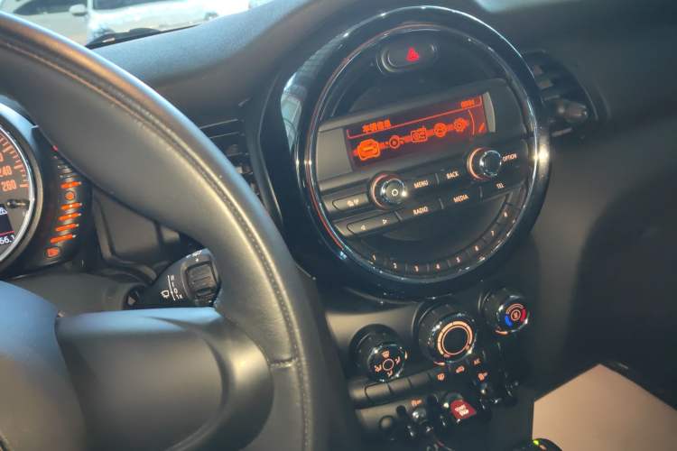 Used  MINI 2014 1.2T ONE
